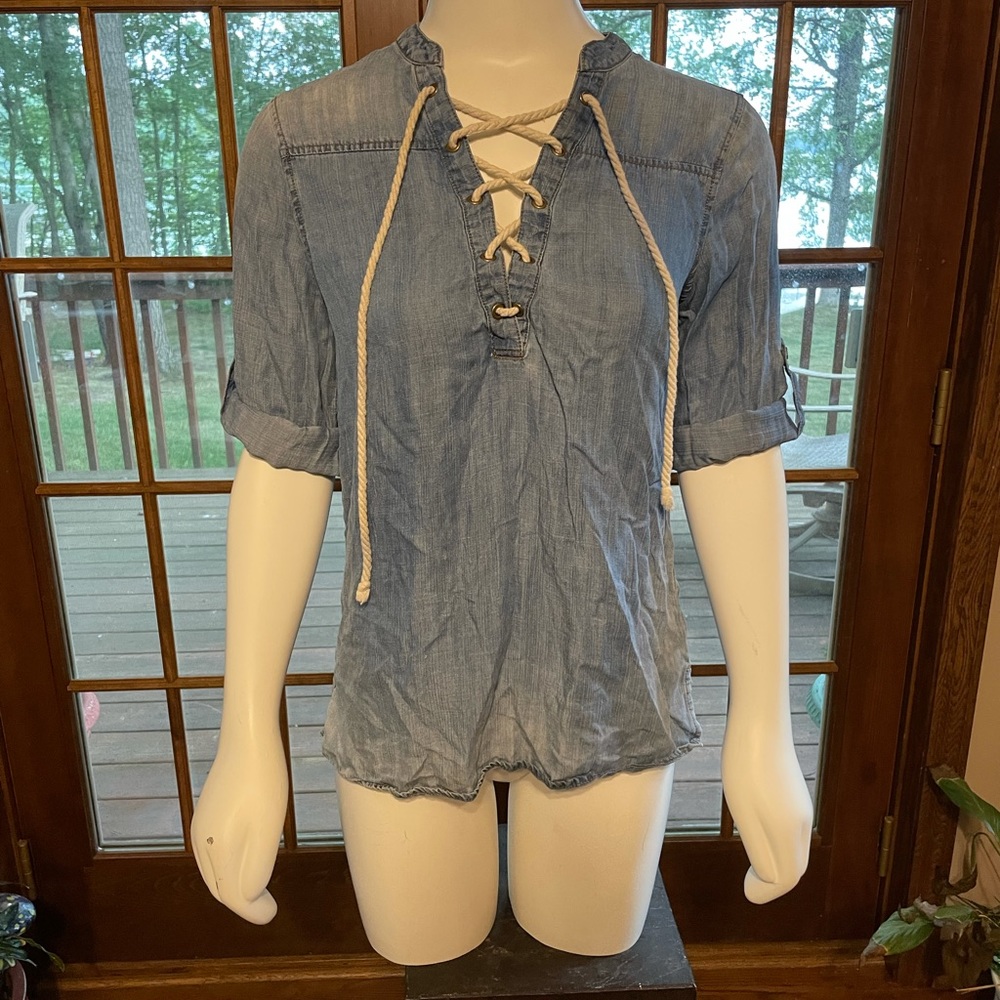 Lace up 3/4 sleeve top